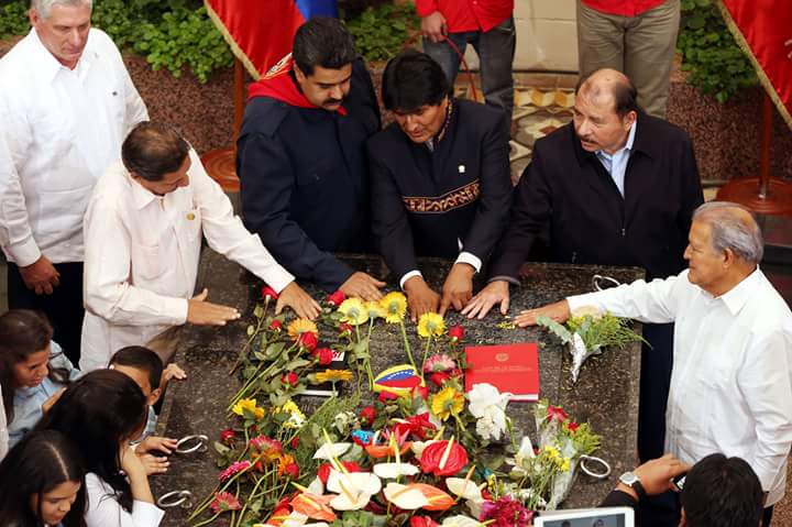 Daniel en homenaje a Chávez